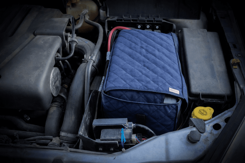 Pokrowiec / ocieplacz termoizolacyjny na akumulator – torba z uchwytem | CarPassion